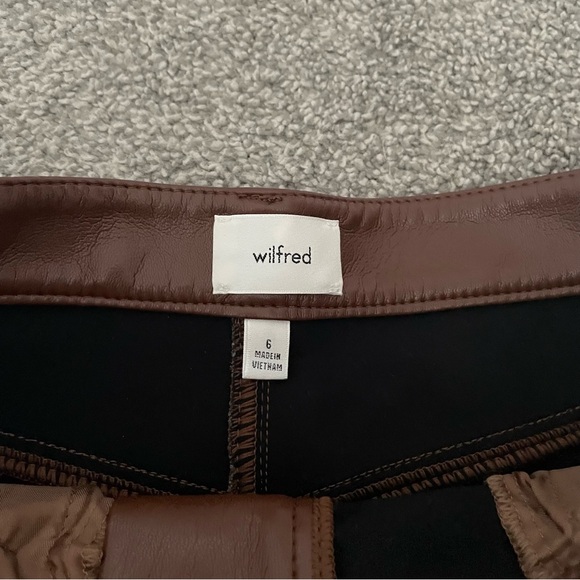 Aritzia Wilfre Melina Cropped Pants - Picture 5 of 10
